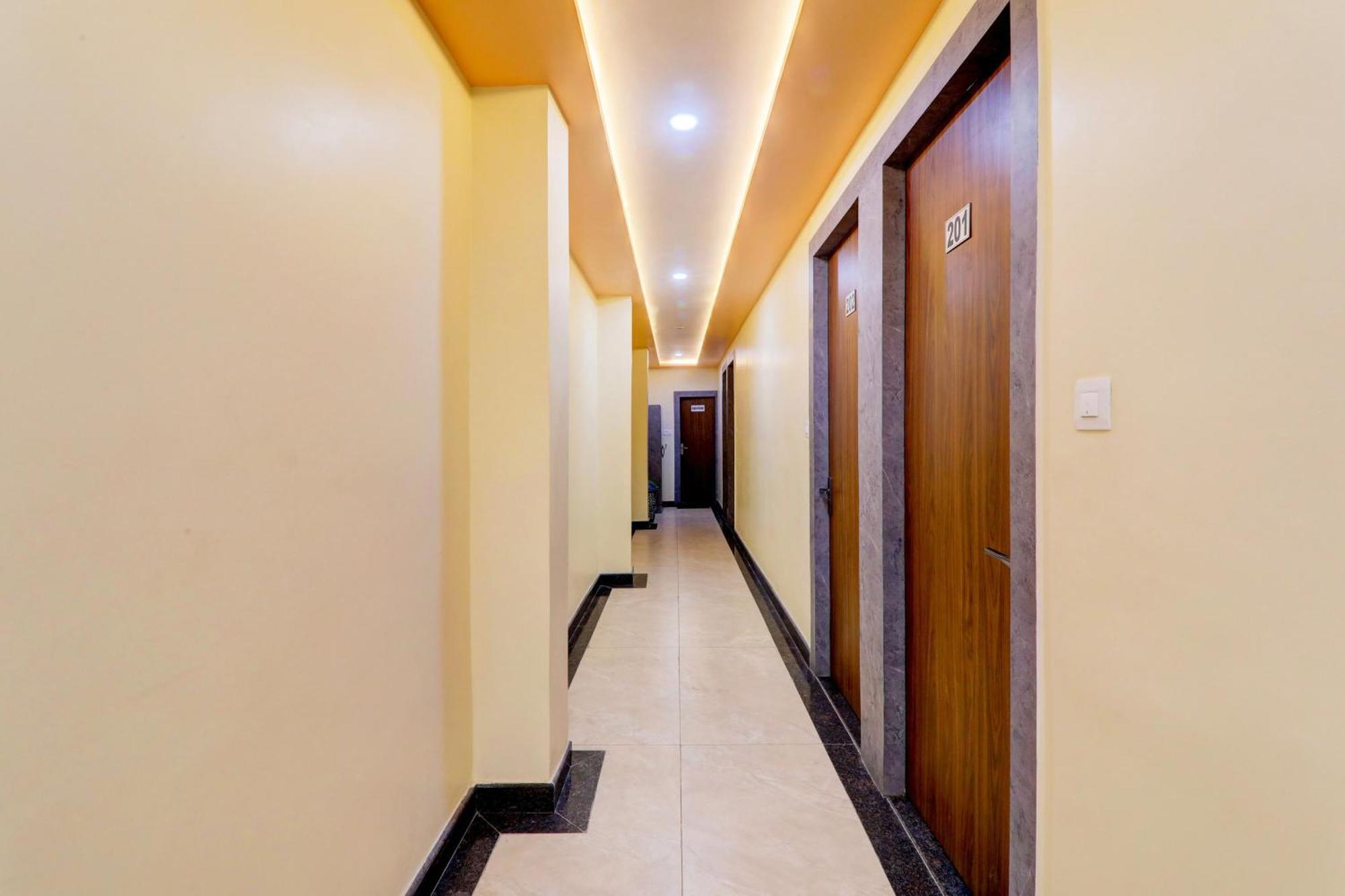 Super Hotel O Raas Plaza Kanpur Extérieur photo
